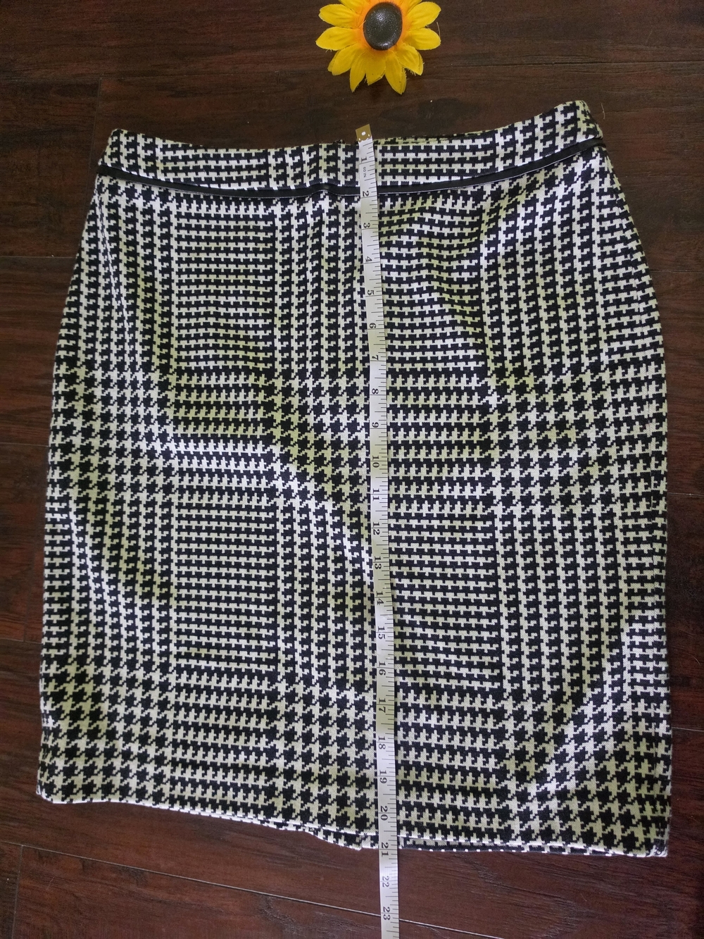 Talbots Black & White Houndstooth Mini Skirt - Picture 4 of 6